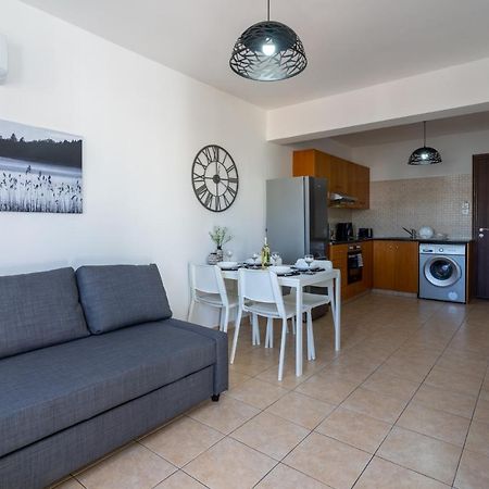 Polyn 1- Bedroom Apartment In Lárnaca Exterior foto