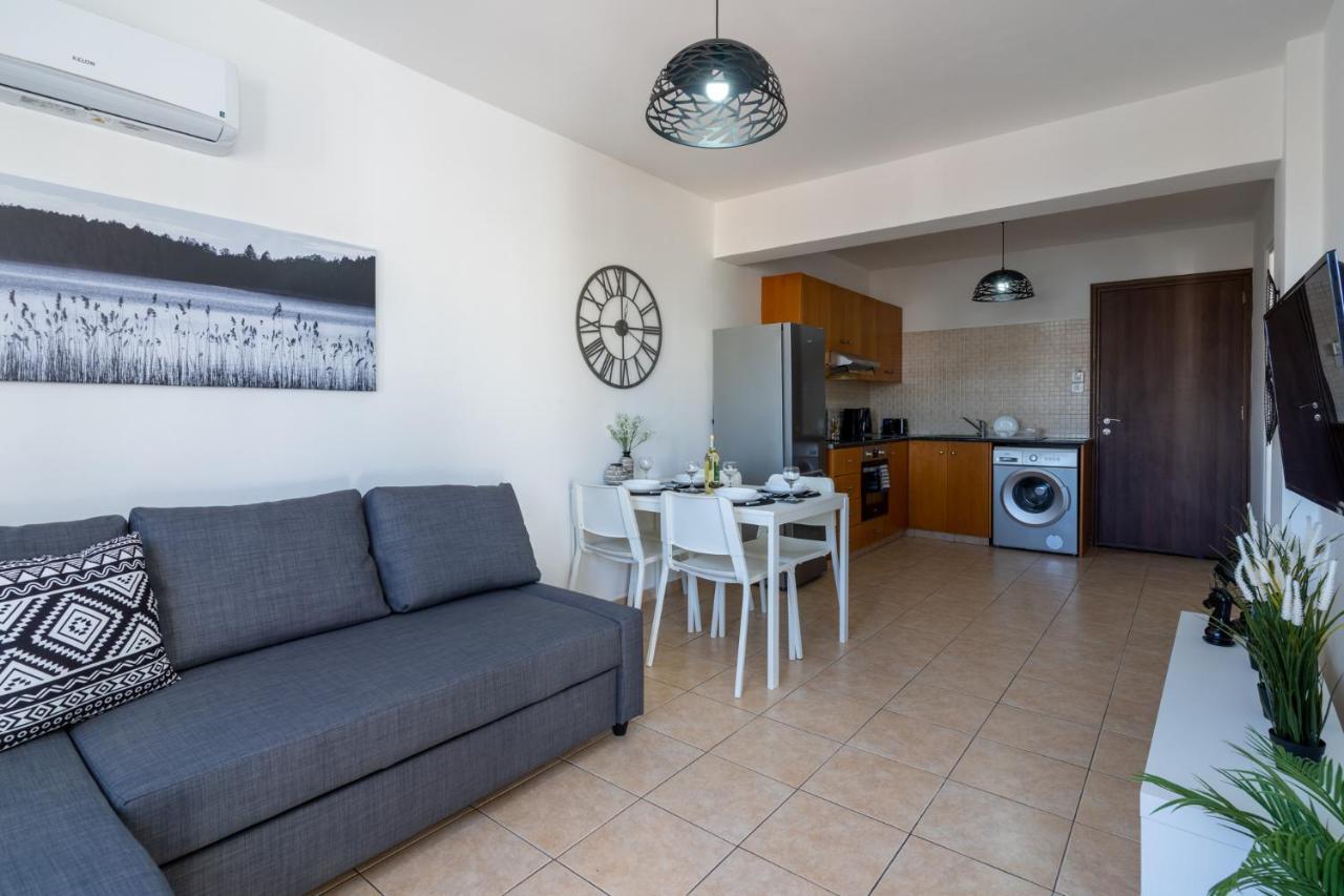Polyn 1- Bedroom Apartment In Lárnaca Exterior foto
