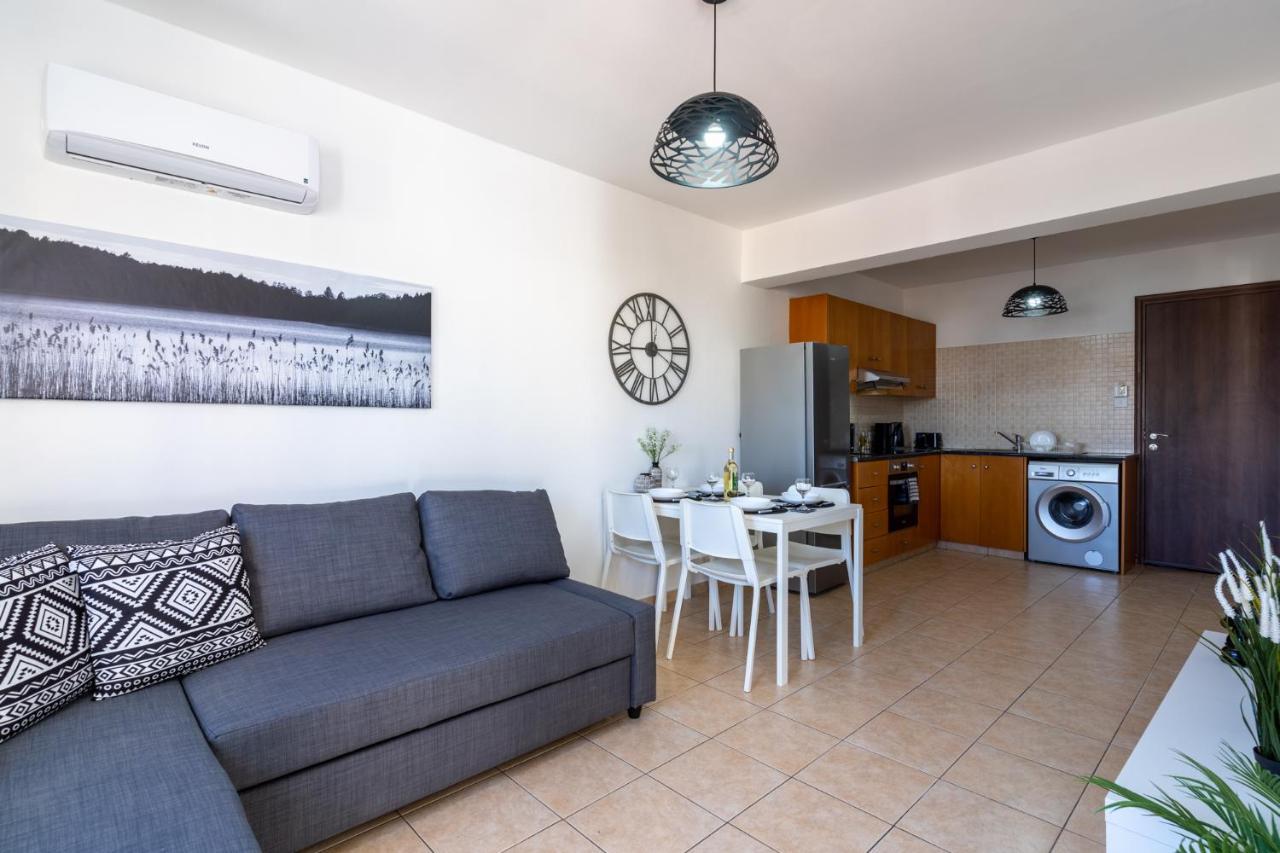 Polyn 1- Bedroom Apartment In Lárnaca Exterior foto