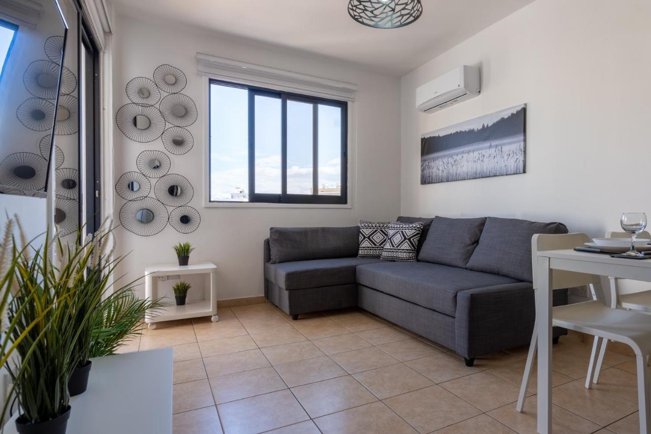 Polyn 1- Bedroom Apartment In Lárnaca Exterior foto