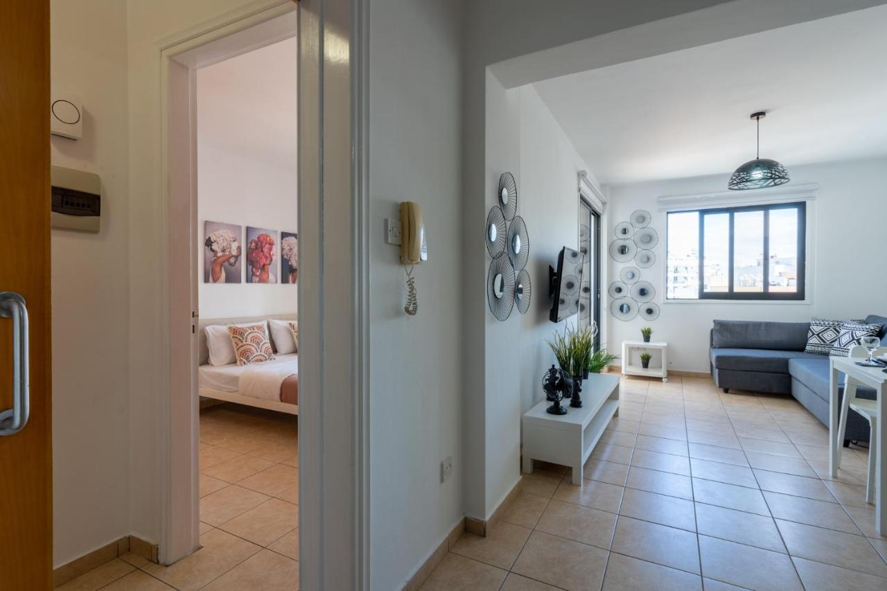 Polyn 1- Bedroom Apartment In Lárnaca Exterior foto